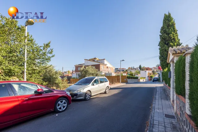 Compra tu parcela para hacer la casa de tus sueños a 5 min de Granada. Huétor Vega — 12