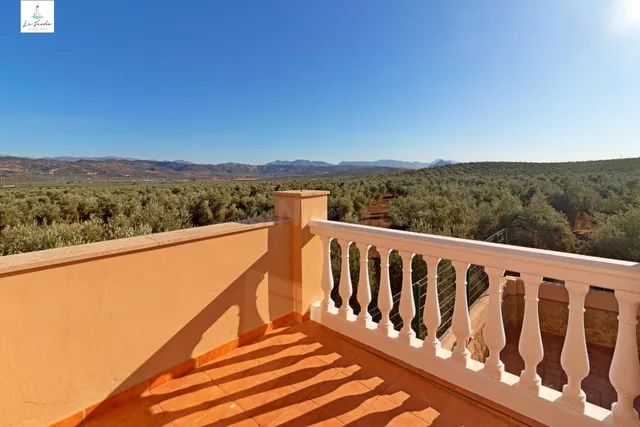 CHALET ADOSADO EN ALQUILER EN ARCHIDONA - foto 2