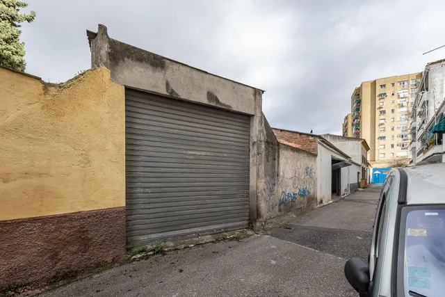 Casa con Parcela a Reformar en Granada — 36