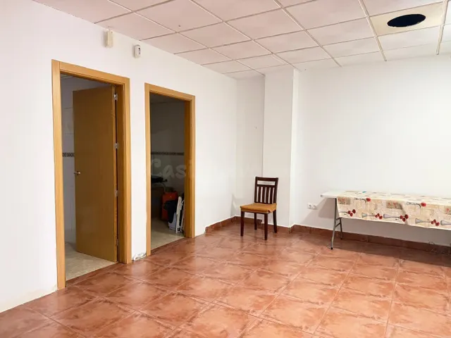Local Comercial Amplio en La Quinta, Antequera - Oportunidad - foto 3