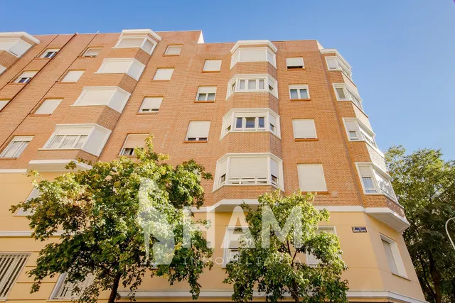 Amplio y luminoso piso exterior! — 30