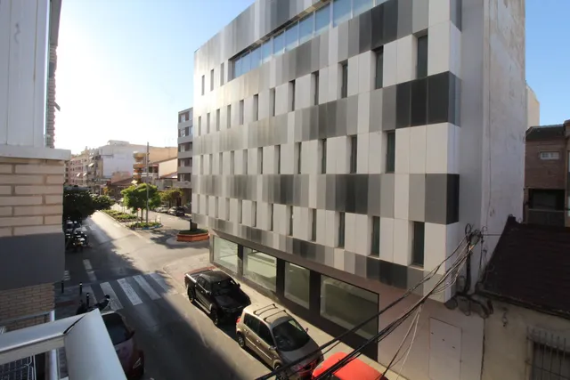 Gran piso en el centro de Torrevieja con 4 dormitorios a 900m del mar — 28
