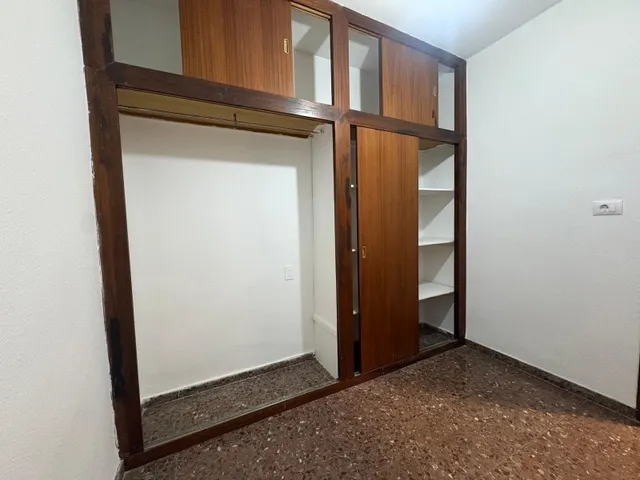 AMPLIO PISO EN PLENO CENTRO DE LLIRIA — 7