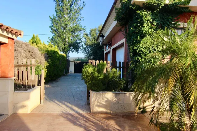 Alquiler larga estancia chalet con piscina — 11