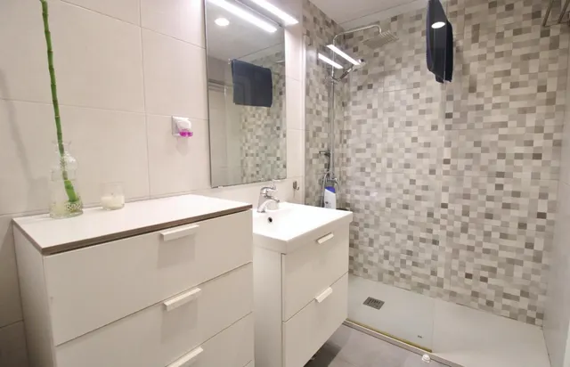 ¡Oportunidad única de inversión en Alicante! Piso en venta en Pinoso, 9 – 1º Izquierda — 20