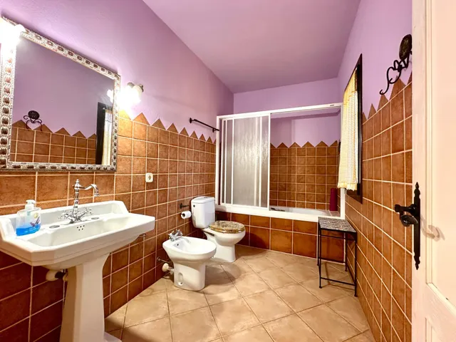 CALONGE: CHALET CON LICENCIA TURÍSTICA, GARAJE, JARDÍN Y PISCINA. ZONA MAS AMBRÓS - VIZC. CABANYES. — 35