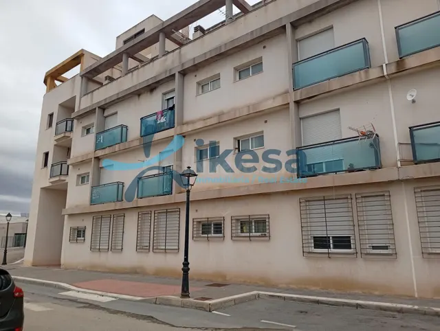 Encantador Piso en Fines con Parking y Buen Estado - foto 4