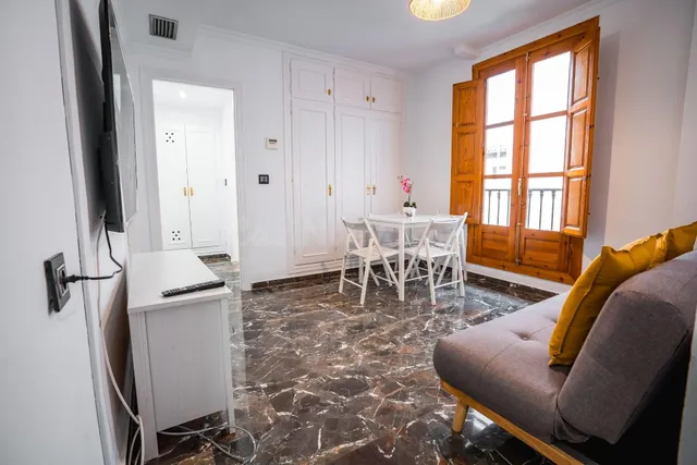 PISO CON LICENCIA TURISTICA EN CALLE NAVAS — 2