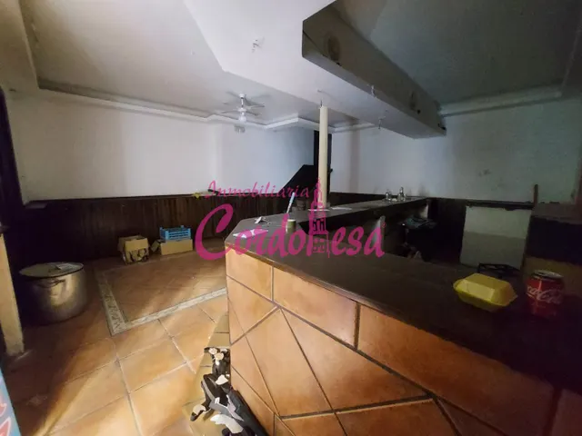 CASA INDEPENDIENTE CON LOCAL COMERCIAL EN PLANTA BAJA — 7