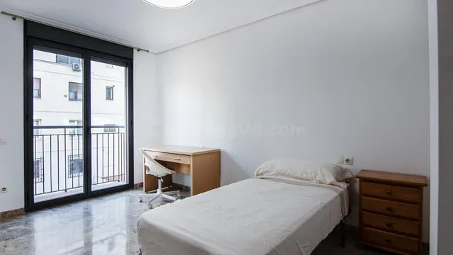 Alquiler de moderno piso en la zona de Alameda, Valencia - foto 3