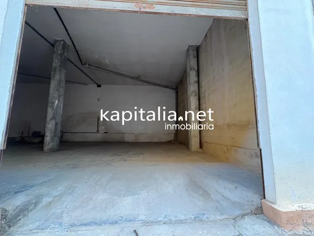 LOCAL CON MUCHAS POSIBILIDADES A LA VENTA EN VALLADA — 5
