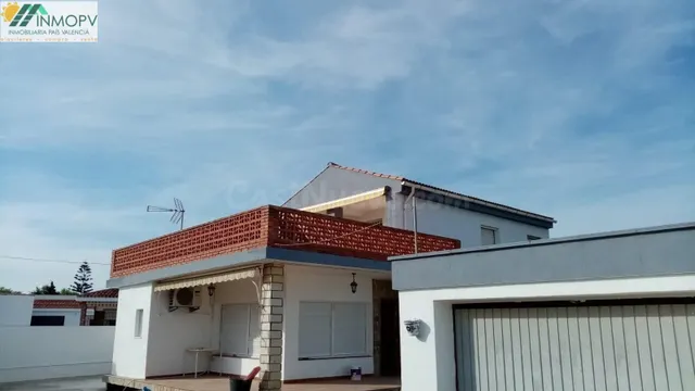 SE VENDE CHALET EN ZONA BARBIGUERA DE 4 habitaciones Y 3 BAÑ