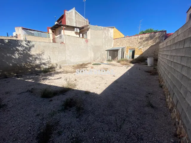 VIVIENDA PARA REFORMAR EN EL CENTRO DE ORIHUELA CON 216 METR - foto 4