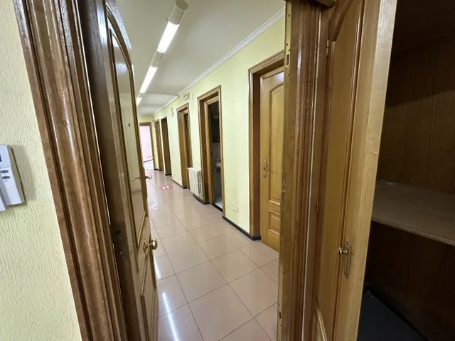 Primera Planta en Venta en Calle de la Reina — 18