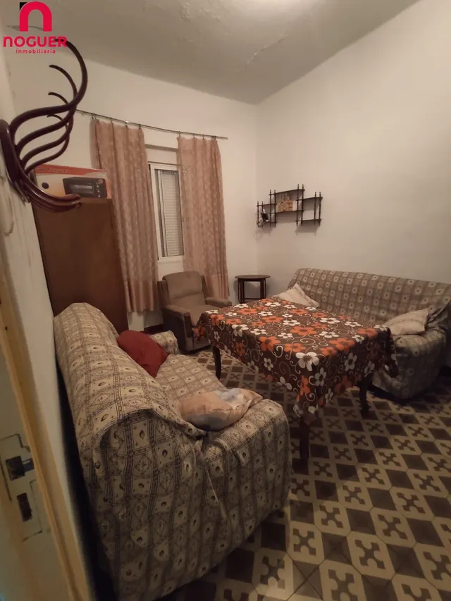 SE ALQUILA habitación  EN PISO COMPARTIDO JUNTO A LA AVENIDA REPUBLICA ARGENTINA — 3