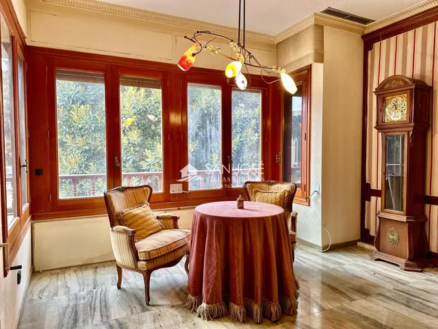 SE VENDE CASA CON PISCINA EN GLORIETA DE NOVELDA. — 2
