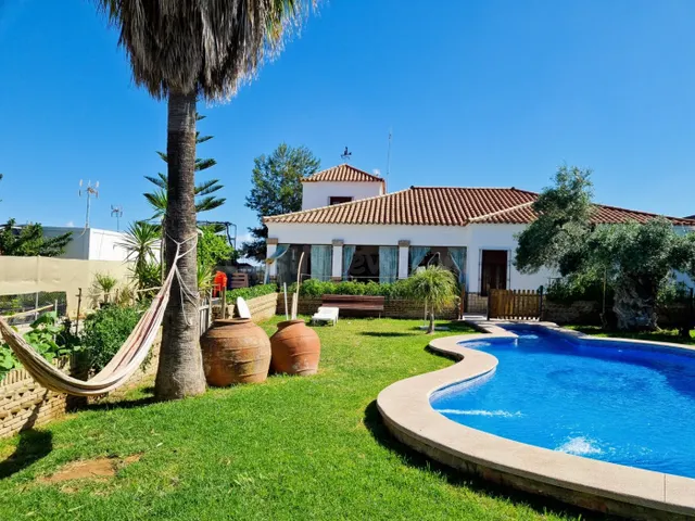 Chalet 4 habitaciones 379m² en venta - Coria del Río