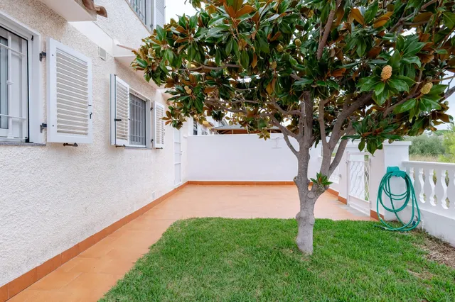 Amplia vivienda con piscina privada, terraza y garaje cerrado — 38