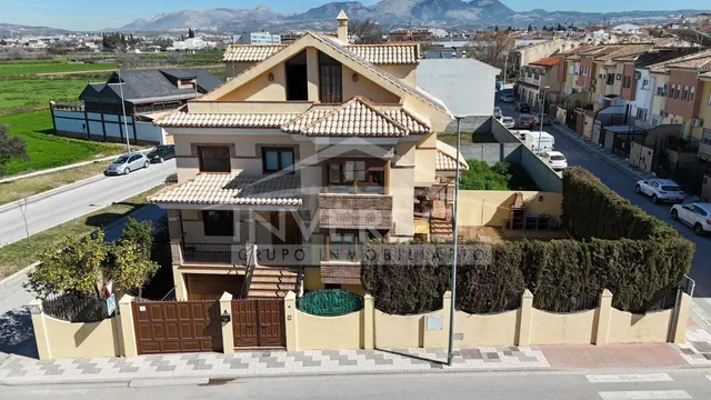 CHALET CON ENCANTO EN MARACENA - foto 2