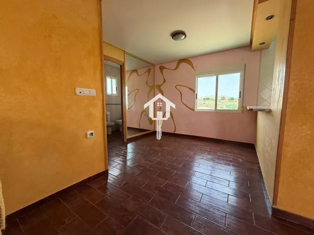 Casa independiente en moralet, Alicante. dos viviendas independientes, 3.700m2 de parcela, 5 habitaciones, 3 baños, piscina — 13