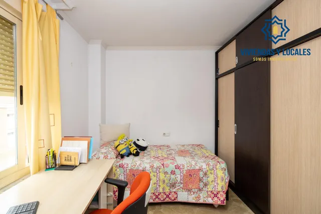 Piso de dos dormitorios en Sanders, en urbanización privada con piscina, pistas de padel, plaza de garaje y trastero — 13