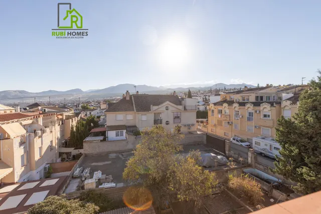 Casa adosada con terraza, vistas a Granada y Sierra Nevada, garaje y sótano — 34