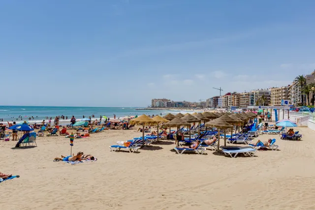 ¡tu nuevo hogar junto al mediterráneo! reformado, con licencia turística y a solo 300 metros del mar ☀️ — 41