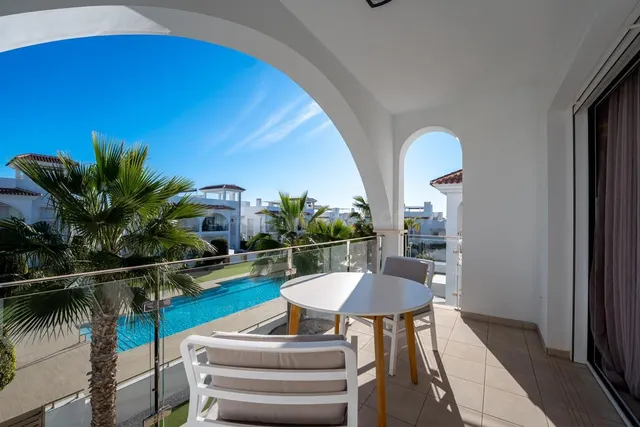 Apartamento 2 hab, 2 baños y solarium — 5