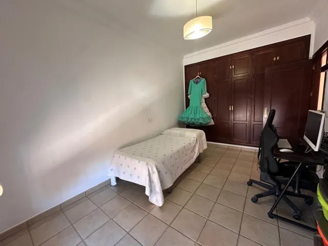 CASA EN LA PUEBLA DE CAZALLA — 25