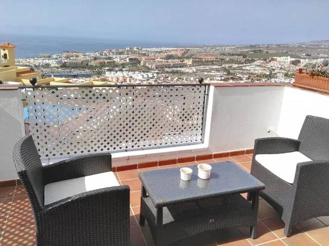 Roque Conde. Piso 2 habitaciones, 2 baños con terraza y vist