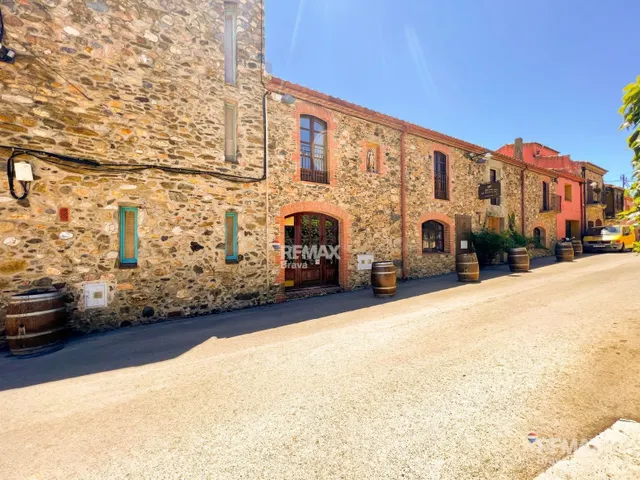 Mollet de Peralada | Exclusiva masía histórica restaurada co