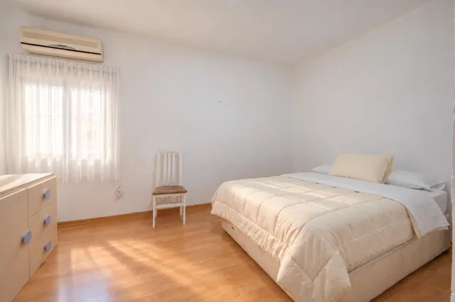 Piso exterior con terraza y mucha luz junto a marqués de vadillo — 8