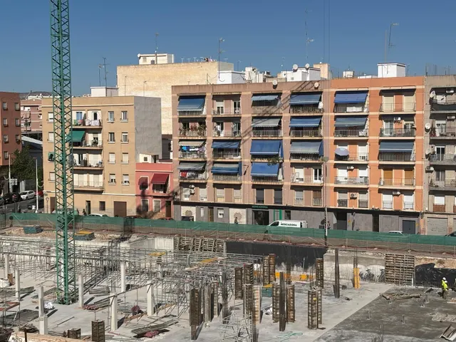 Vendo piso de 136 m2 con Ascensor junto Av. Novelda Chimeneas Elche — 9