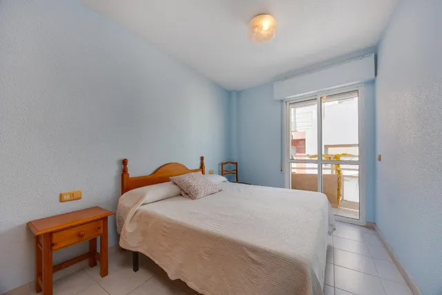 Apartamento de 2 dormitorios y 1 baño en el centro de Torrev - foto 3