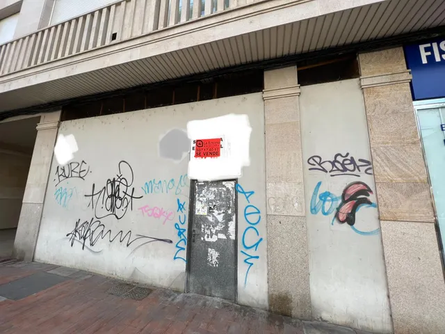 LOCAL EN VENTA EN LA AVENIDA DE AMERICA — 2