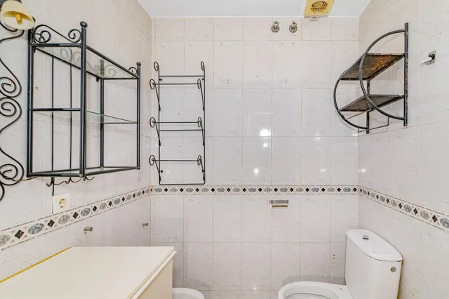 PISO DE 3 habitaciones Y COCHERA EN LA ZUBIA — 16