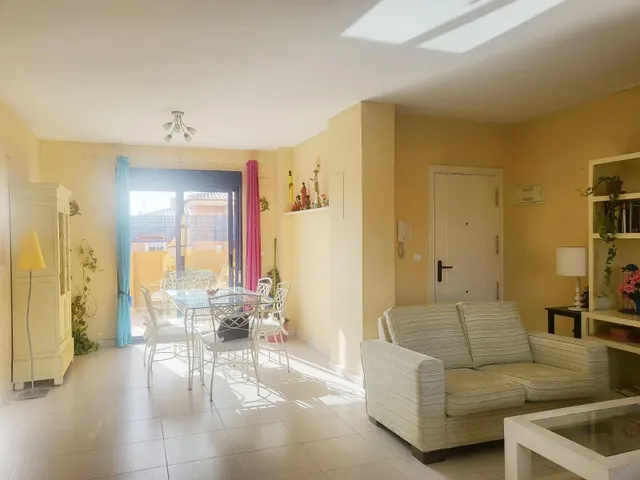 ÁTICO EXCLUSIVO CON VISTAS, TERRAZAS, PISCINA Y GARAJE – A 250 M DE LA PLAYA — 8