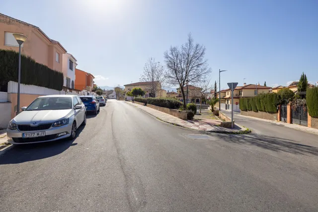 Local de 130 m2, diafano en Gojar, cerca del centro, en zona residencial con mucho paso de vehiculos — 9