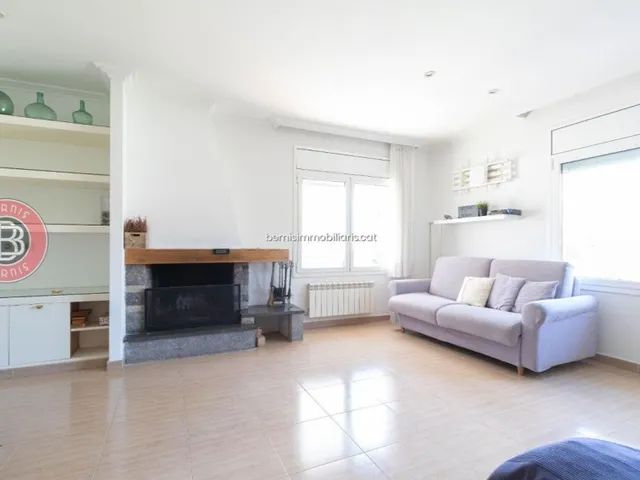 Chalet 5 habitaciones 238m² en venta - Carretera Igualada — 36
