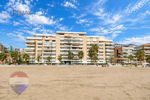 VIVIR FRENTE AL MAR EN FUENGIROLA — 37