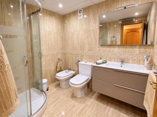 AMPLIO PISO REFORMADO DE 4 habitaciones CON BALCÓN Y ASCENSOR EN PICASSENT — 19