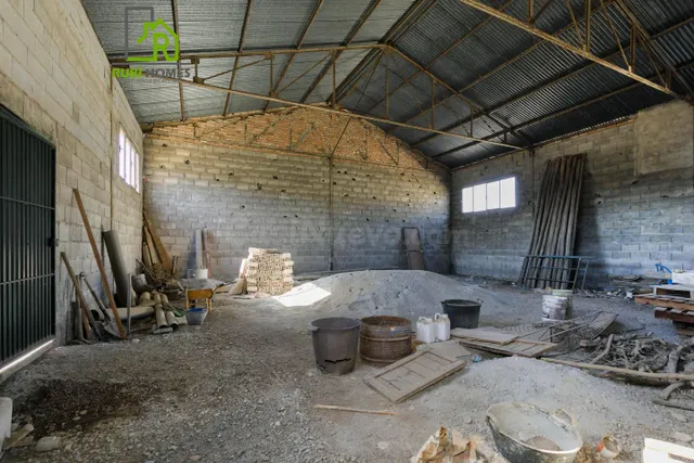 Nave industrial con amplio terreno urbano en Pulianas (Grana - foto 3