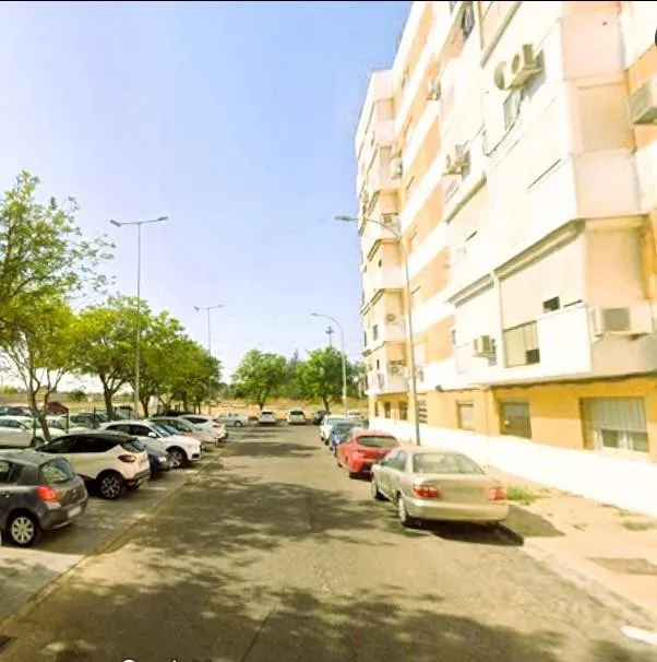 Magnífico Piso de Tres dormitorios en Avda. de Bellavista en - foto 3