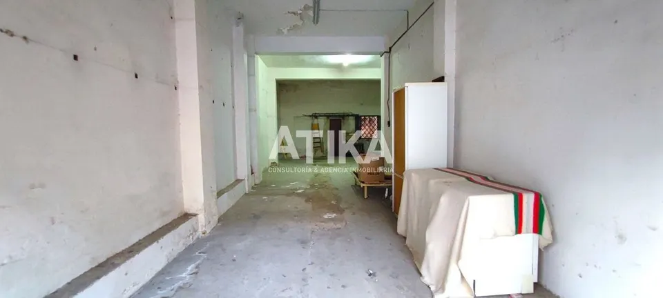 LOCAL EN VENTA CON BUENA UBICACIÓN Y PASO DE GENTE