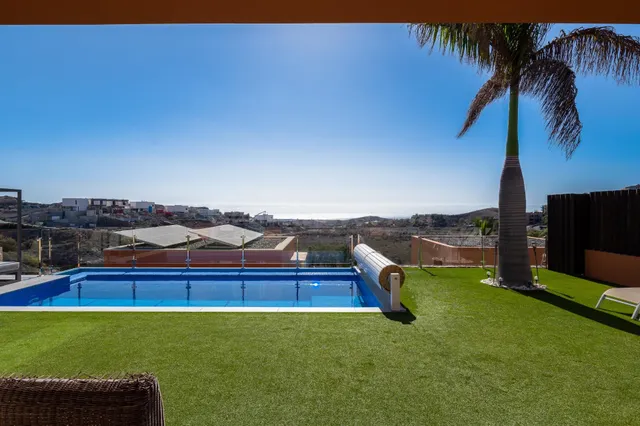 Casa con piscina y preciosas vistas al golf en Salobre Golf - foto 2