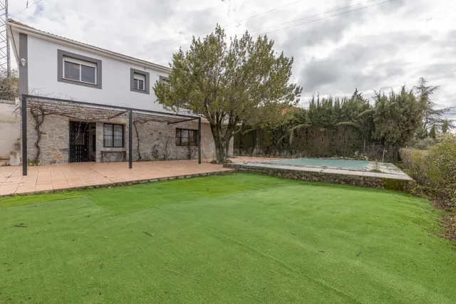 ESPECTACULAR CASA CON LICENCIA TURISTICA EN HUETOR SANTILLAN