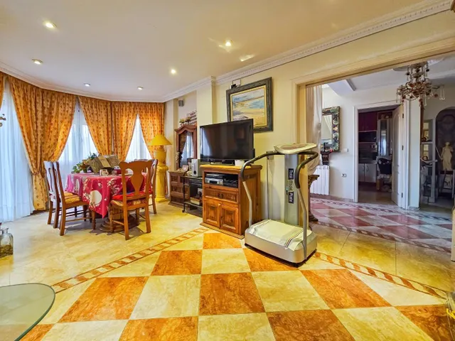 ¡Descubre la Exclusividad y el Lujo Mediterráneo en Esta Impresionante Villa en Esquina - Torrevieja — 46