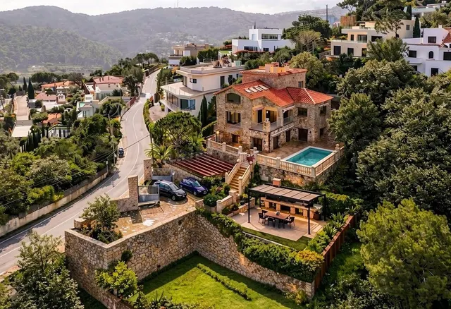 VILLA EN SA RIERA CON VISTAS AL MAR Y UN GRAN POTENCIAL DE R - foto 2