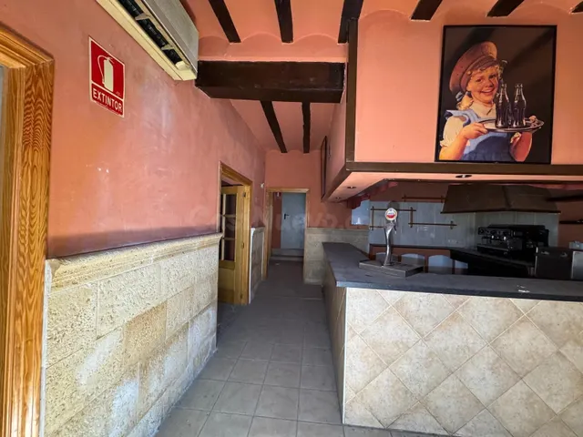 VIVIENDA PARA REFORMAR CON AMPLIAS POSIBILIDADES EN LOCALIDA - foto 3