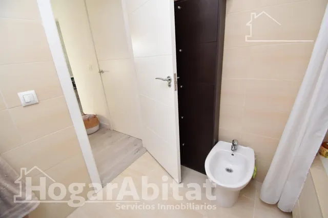 Luz, amplitud y confort familiar en este exclusivo piso esquinero en residencial con piscina, garaje y trastero — 36